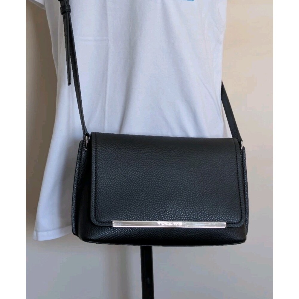 NWOT Michael Kors Evelyn Medium Crossbody Flap Bag Black Silver Hardware Leather - Picture 2 of 12